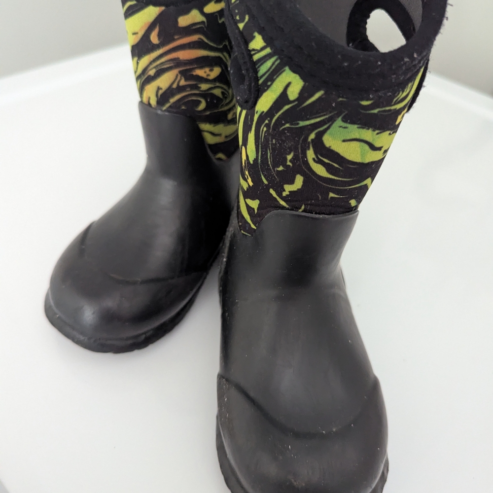 BOGs Black and Green Spooky Swirl Boots